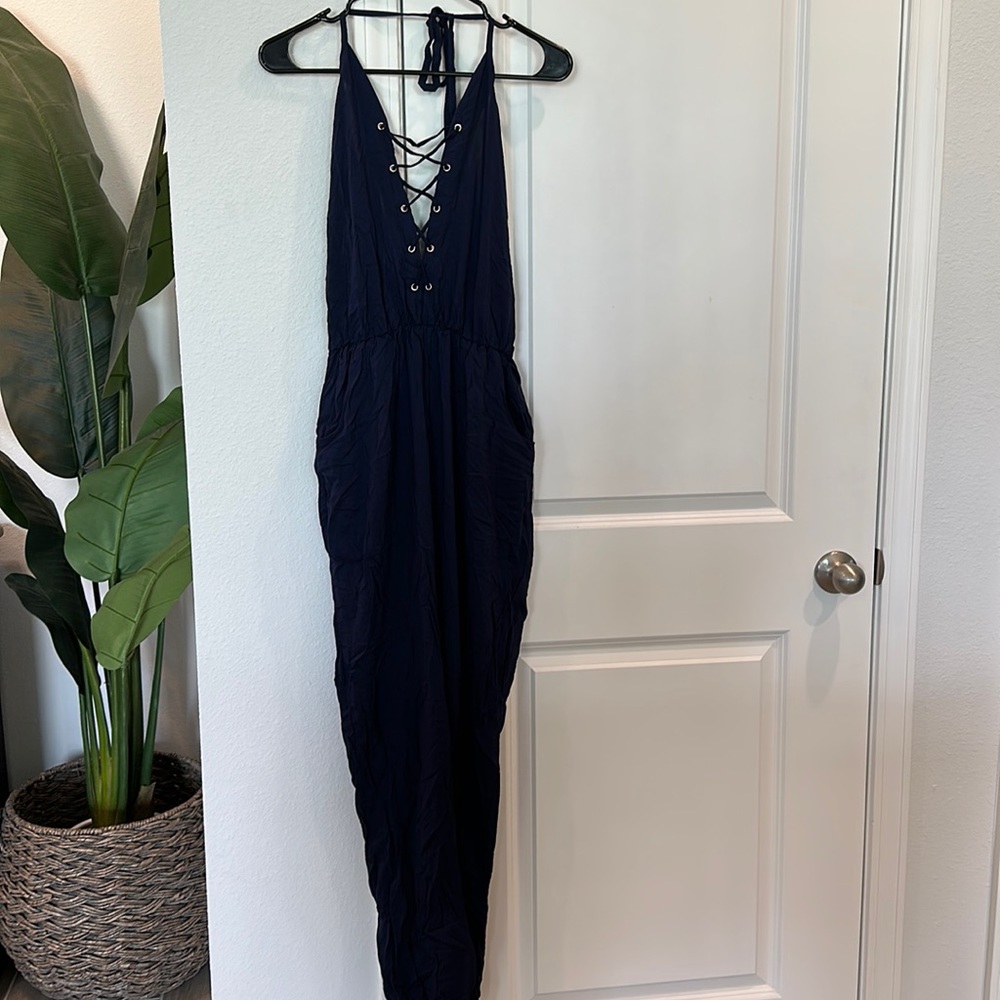 NWT Lulus Jumpsuit. Size Medium. Navy. Halter. Wrinkled from moving. Smoke free